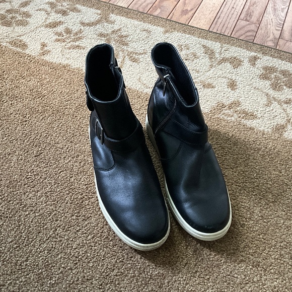 Size 8 1/2 Harley Davidson Booties - Picture 2 of 3